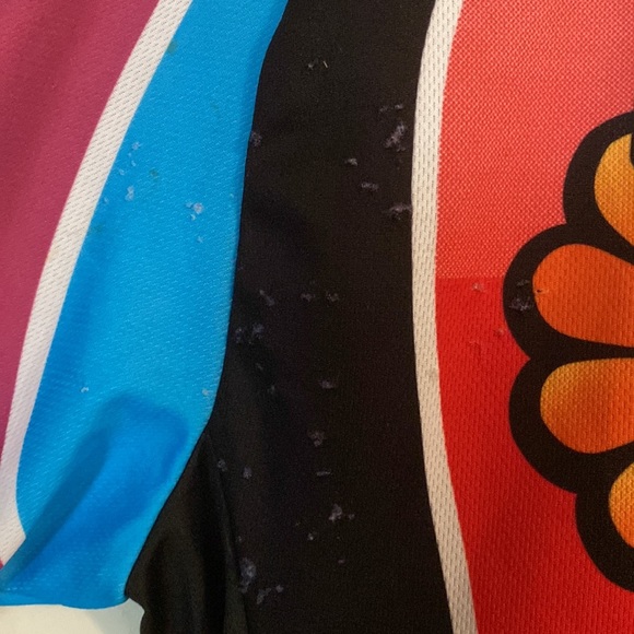 Women’s cycling jersey X-Large, new with tags, see pic for snags on left side - Picture 3 of 5